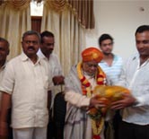 C.K. Jaffer Sharief with Dinesh Gundu Rao